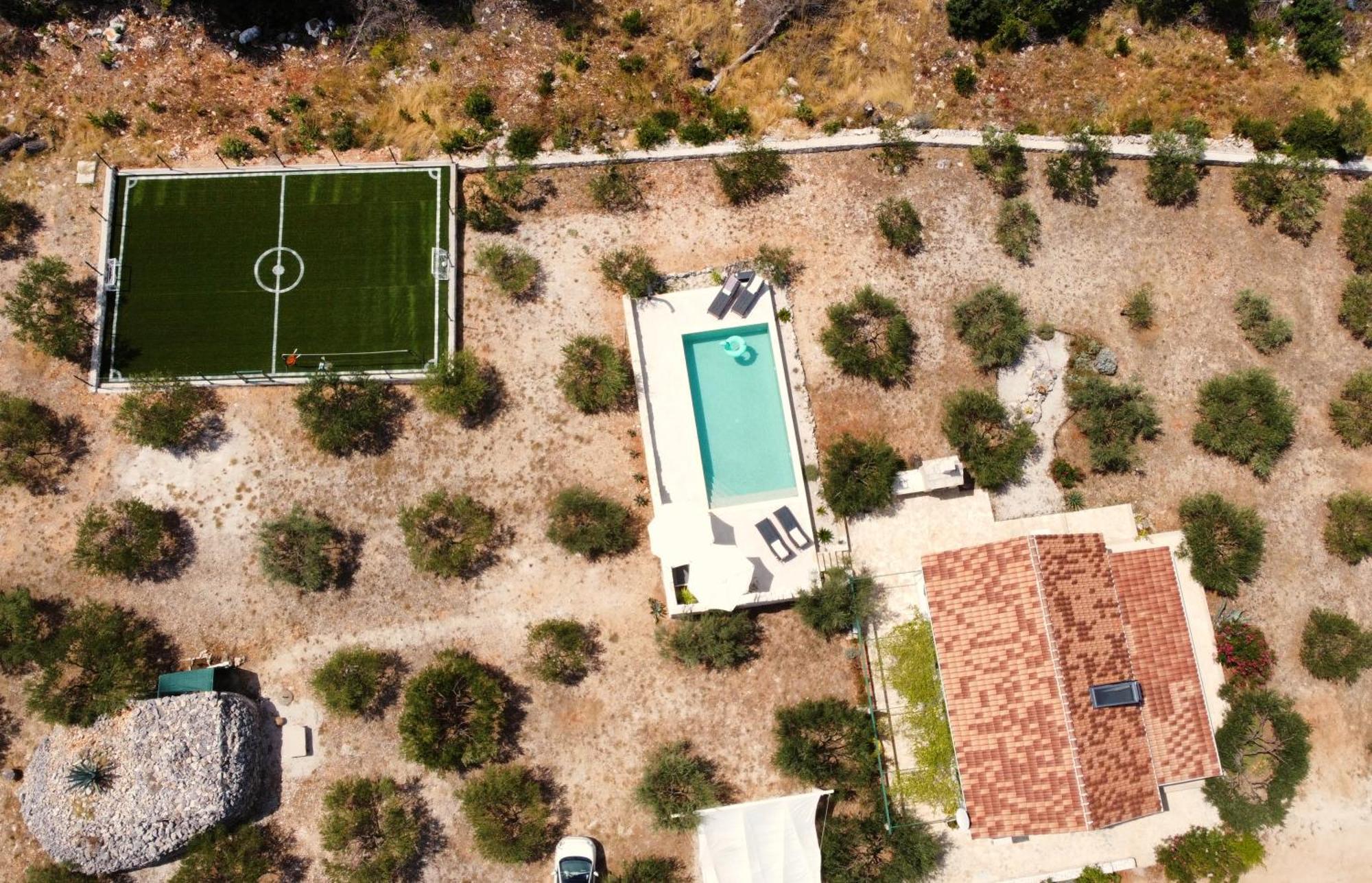 Villa Mista Sutivan Bagian luar foto
